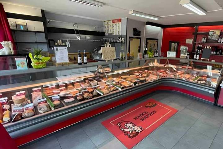 Vente de produits frais locaux : crèmerie, miel, épicerie fine.